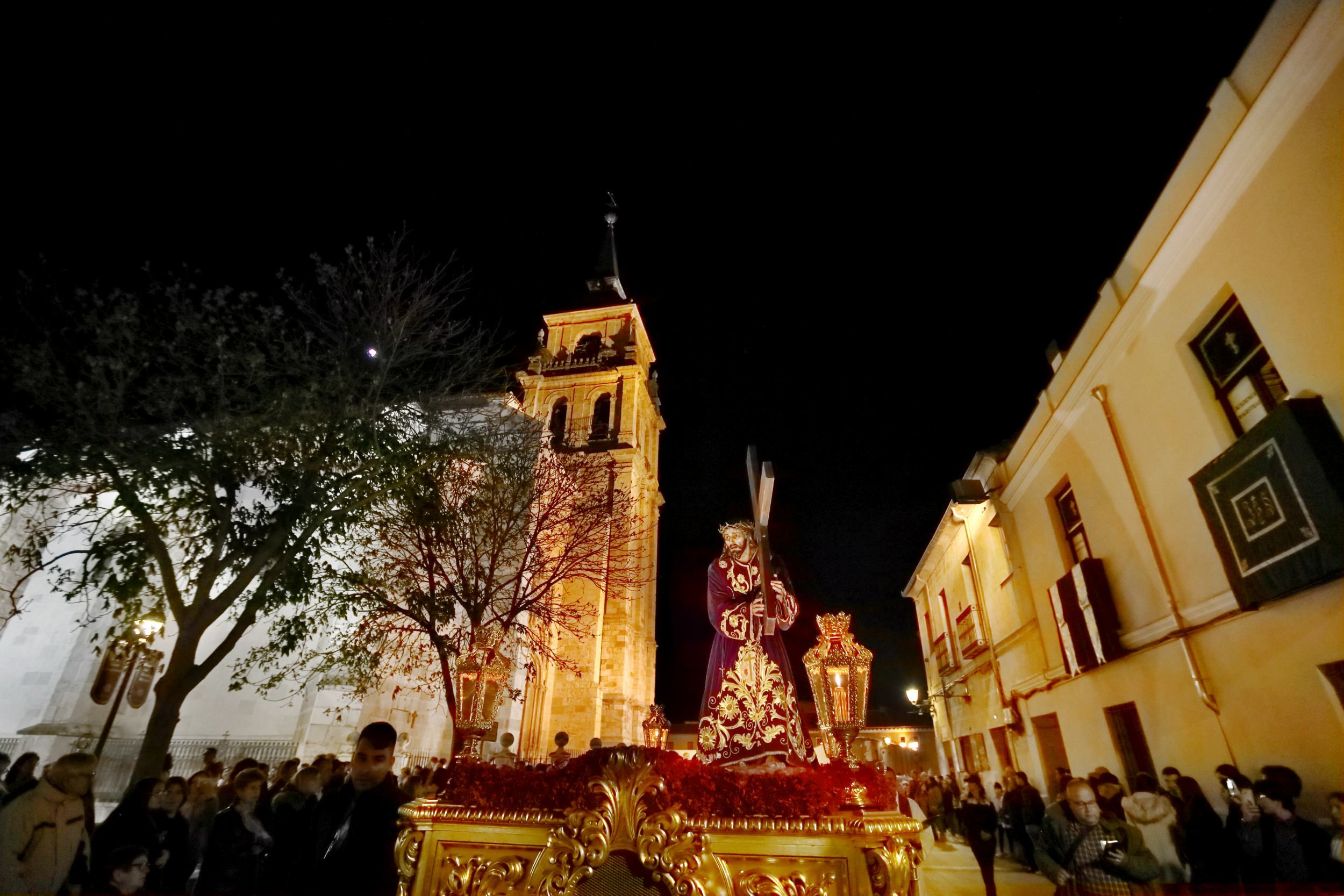 Martes Santo Via Crucis Organizado Por La Catedral De Alcala